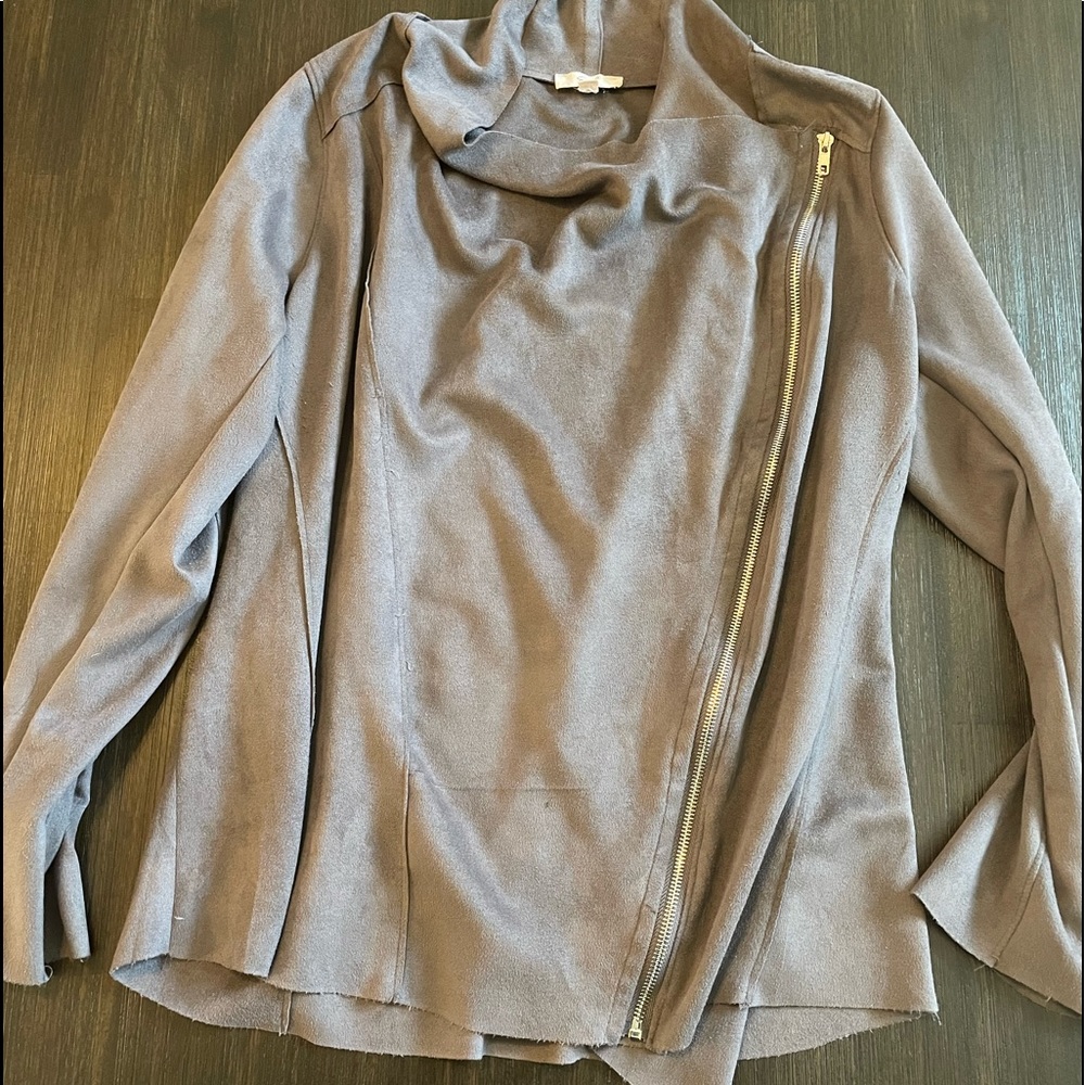 Like new super soft suede-like jacket. Size Large